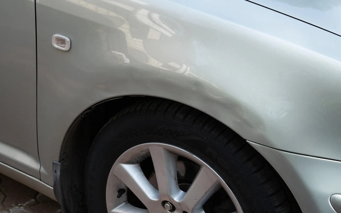 Toyota Avensis cena 12500 przebieg: 330000, rok produkcji 2003 z Miłomłyn małe 211